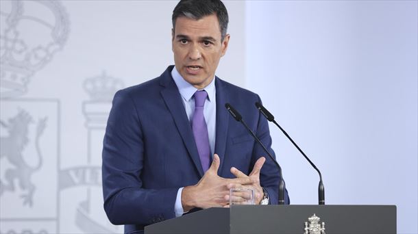 Pedro Sánchez recibe un sobre con material explosivo. Foto: EFE 