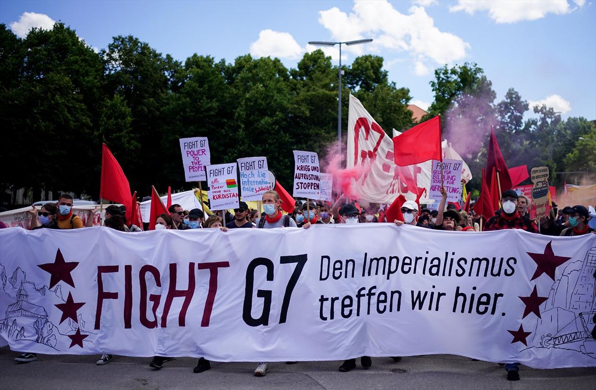 G7ko goi-bileraren aurkako manifestazioa Munichen. Argazkia: EFE 