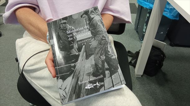 Tomas Otamendi, Getariako arrantzaleak liburua idatzi du itsasoko bizitza kontatuz