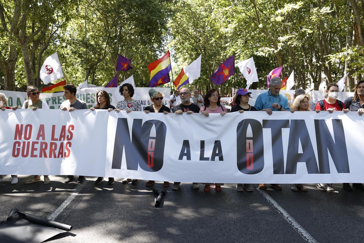 Pancarta con la que han abierto la manifestación de este domingo en Madrid. Foto: EFE.