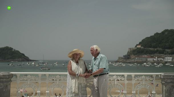 La donostiarra Ane Guisasola junto a su pareja