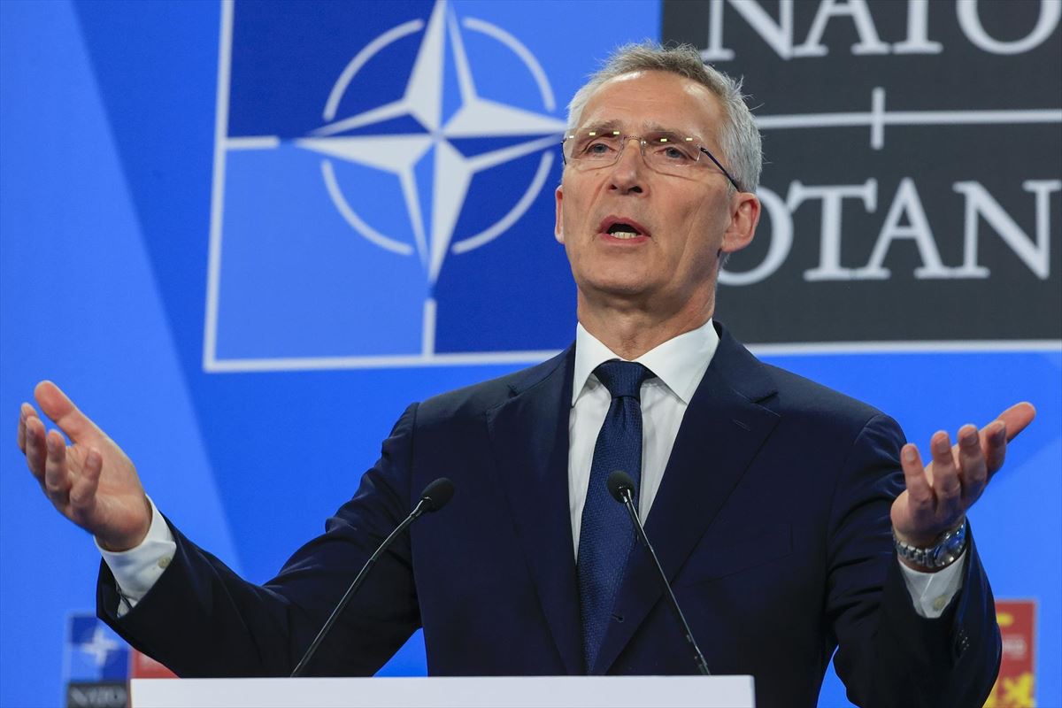 Jens Stoltenberg NATOko idazkari nagusia prentsaurrekoan