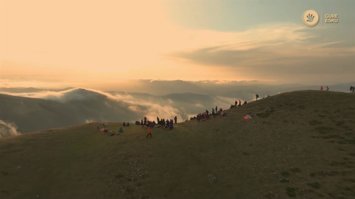 Iluminarán más de 300 cimas, desde cabo Higuer hasta Creus. Foto: Gure Esku