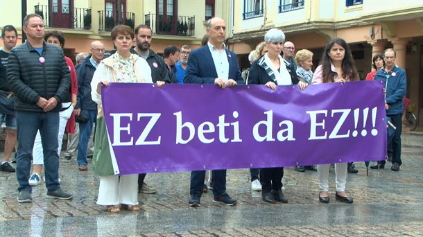 Zarautzen izandako sexu-erasoa arbuiatzeko elkarretaratzea.