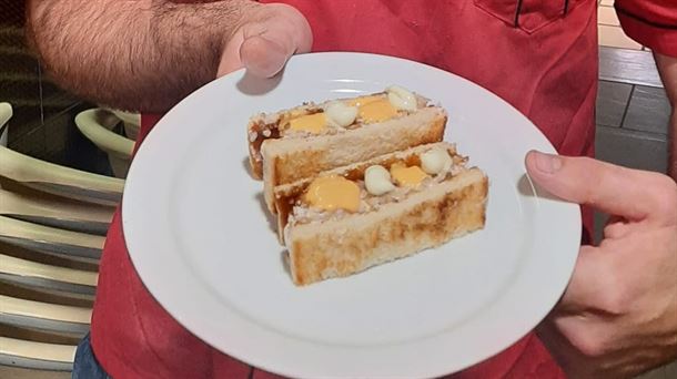 Unai Agirre con su pintxo txapeldun "Eusko-Sando".