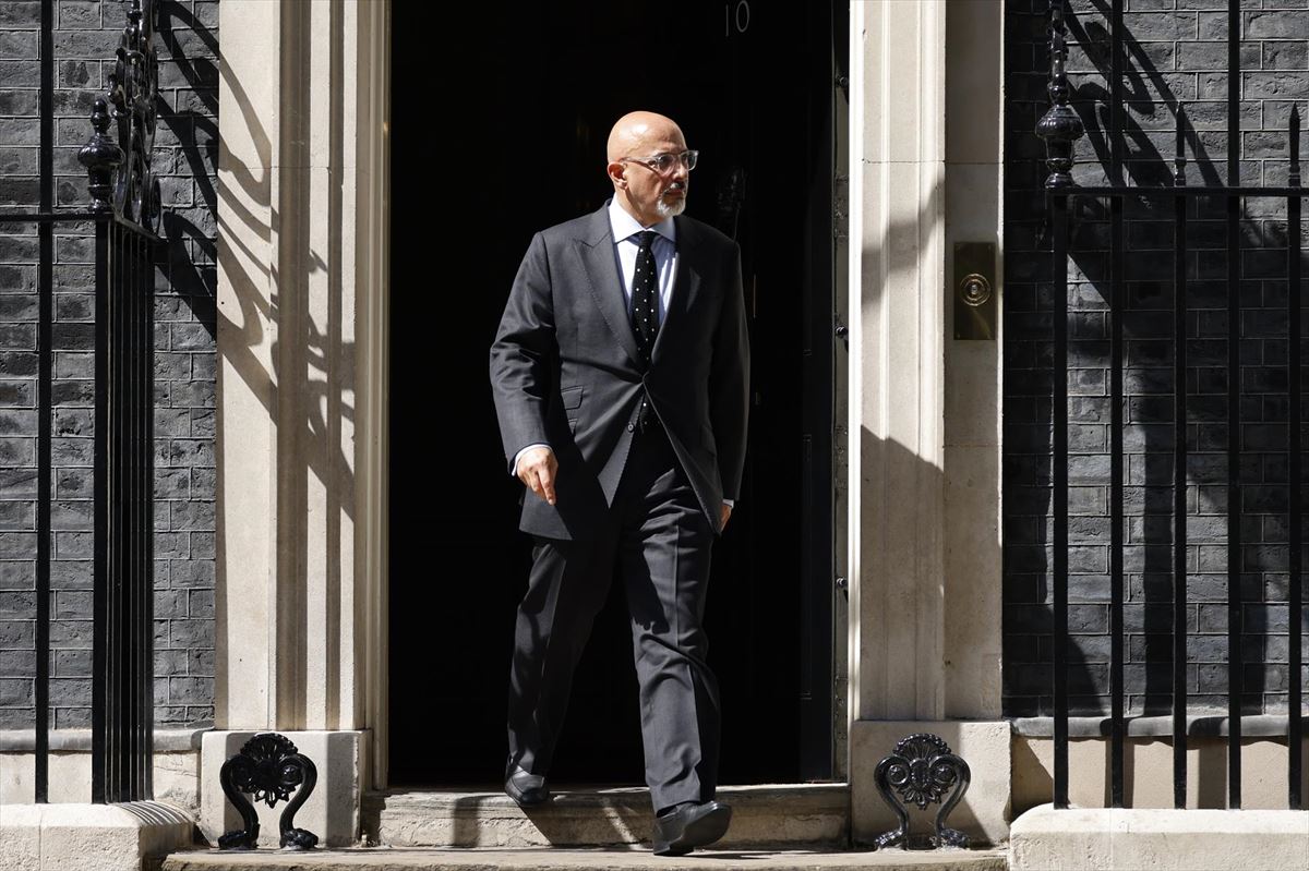 El ministro de Economía británico Zahawi, a su salida de una reunión en Downing Street. Foto: EFE