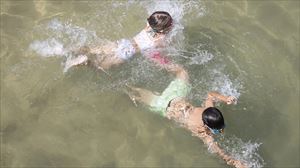 Uraren kalitate “bikaina” Euskadiko hondartza gehienetan, bainu denboraldiaren hasieran