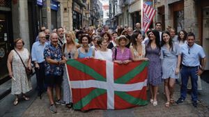 El PNV rinde homenaje a la ikurriña, símbolo de unión y de un país en marcha, en construcción