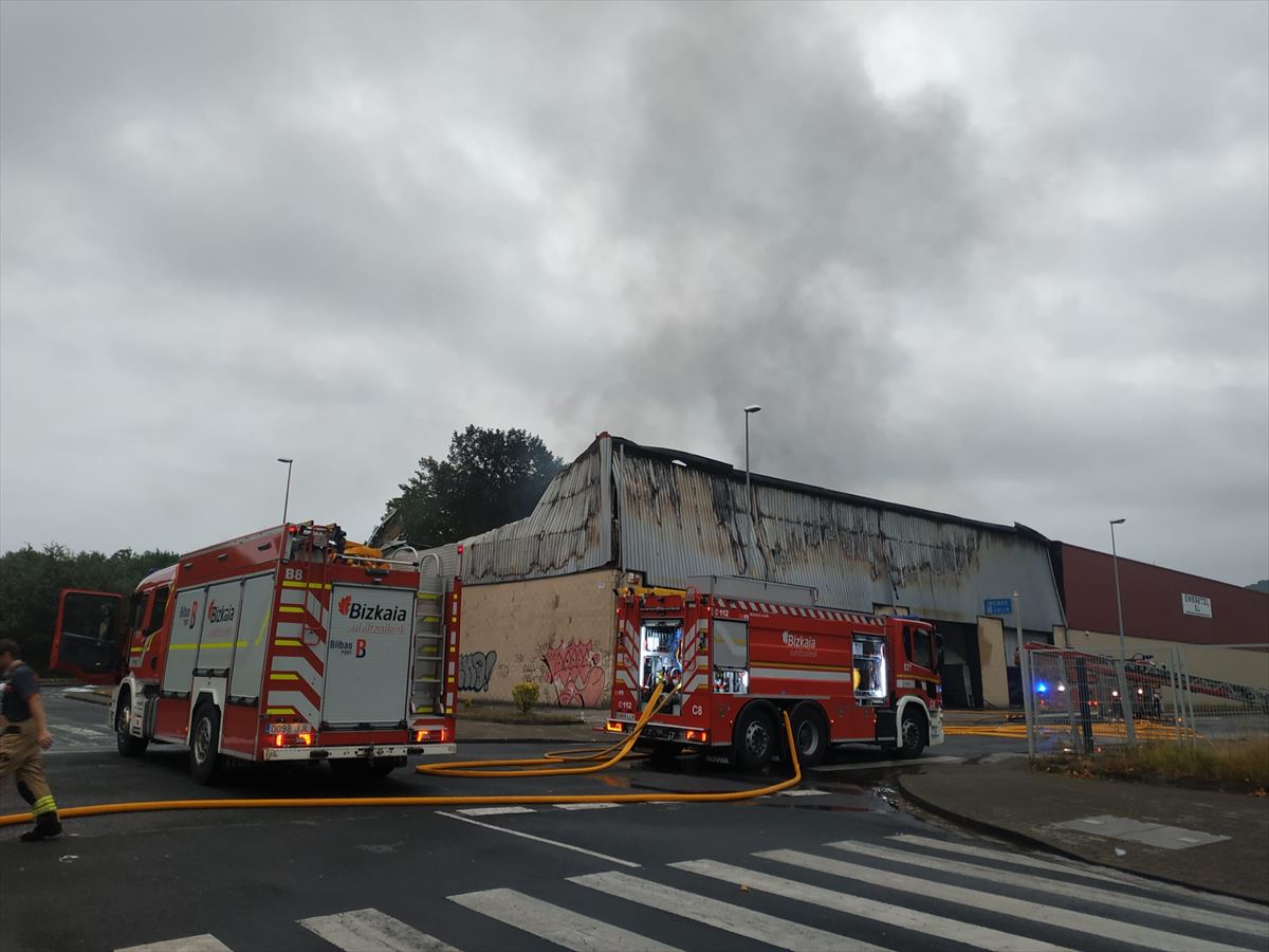 Incendio en Sondika. Foto: Radio Euskadi