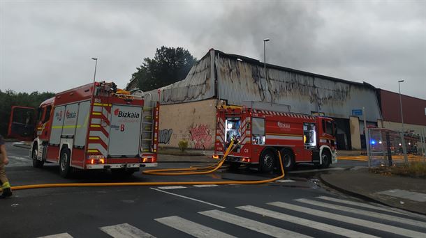 Incendio en Sondika. Foto: Radio Euskadi