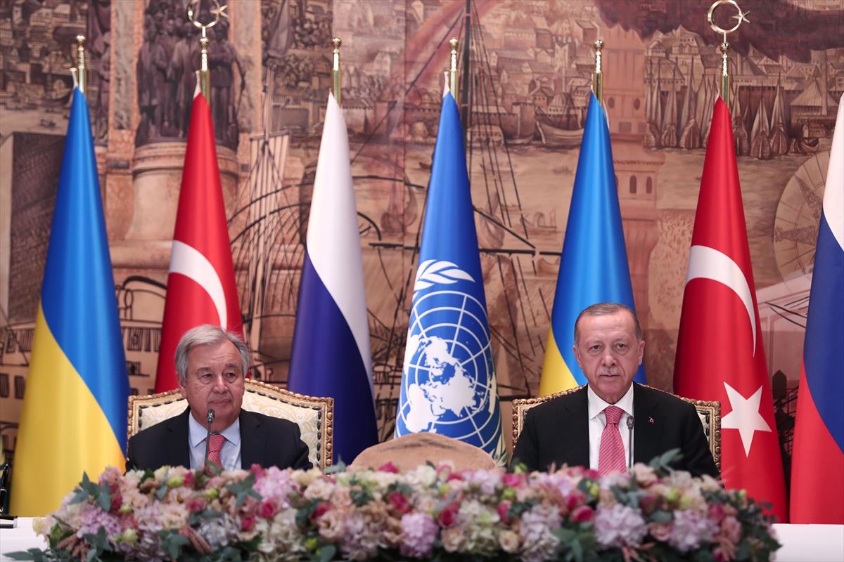 Erdogan y Guterres en Estambul. Foto: EFE.