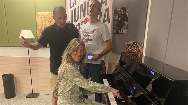 Marta Ubieta, al piano, con dos "tenores de lujo": Gotzon Bastida y Roberto Moso