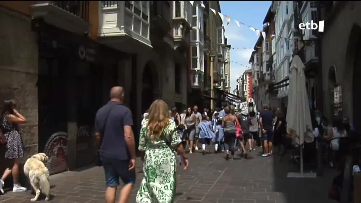 Calles de Vitoria-Gasteiz. Imagen obtenida de un vídeo de EITB.