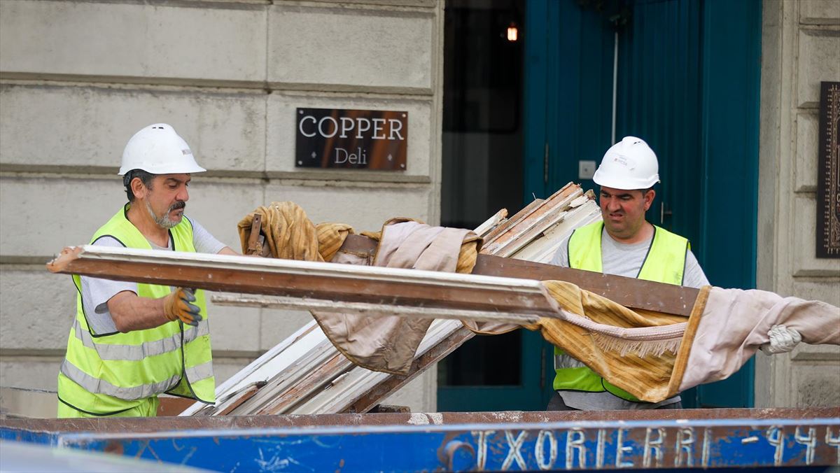 Trabajadores en Bilbao. Una foto de archivo de EITB Media.