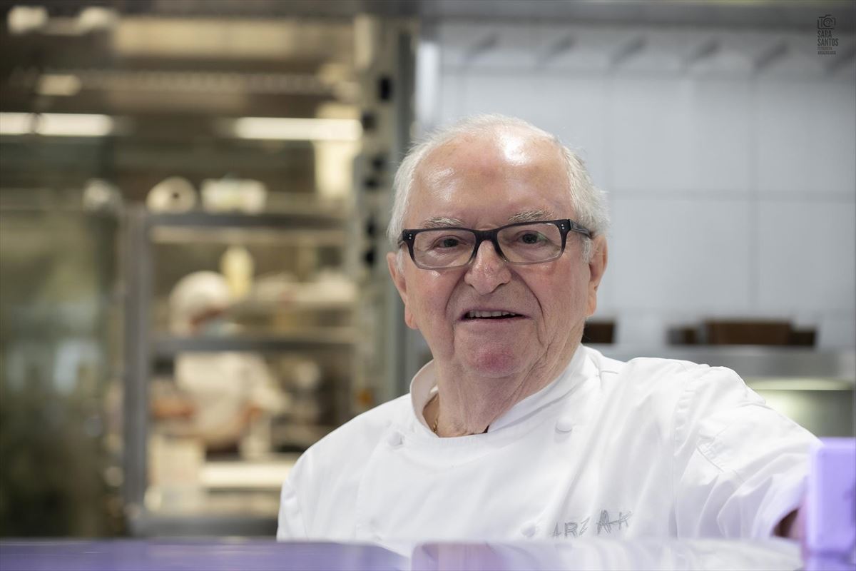 Juan Mari Arzak, haren jatetxeko sukaldean. Argazkia: EFE