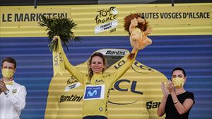 Van Vleuten ataca a 62 kilómetros para apropiarse del maillot amarillo