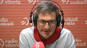 Hiru emakumek ziztadak jasan dituzte Gasteizko jaien txupinazoan