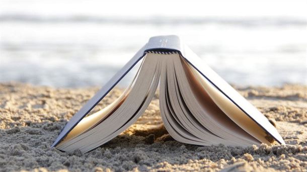 Libro en la playa