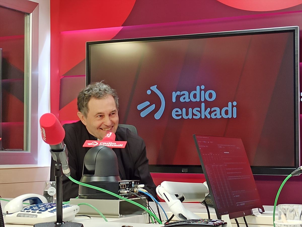 Joseba Segura, en Radio Euskadi. Foto: EITB Media