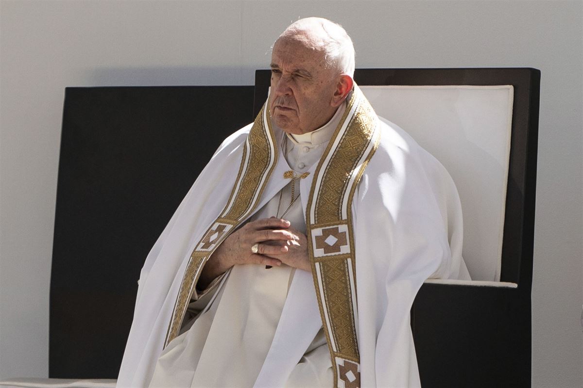 El Papa Francico este domingo en L'Aquila, centro de Italia. Foto: EFE.