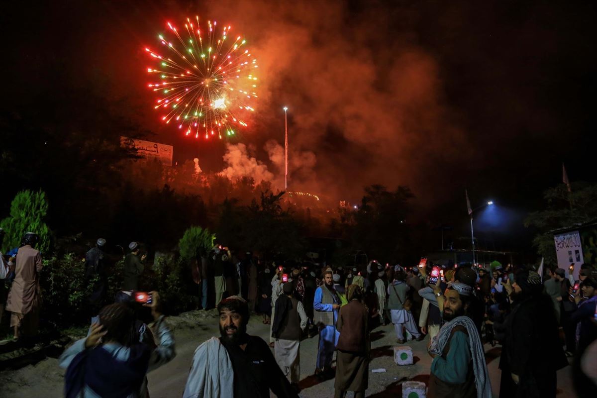 Fuegos artificiales en Afganistán. Foto: EFE.