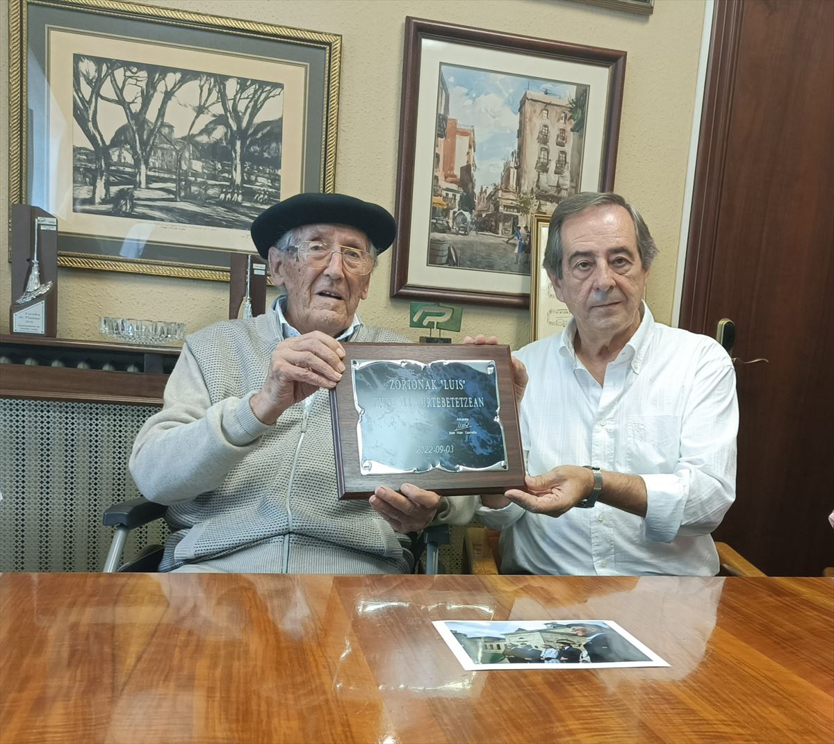 Luis Iriondo y José María Garroño. Foto: Ayuntamiento de Gernika-Lumo