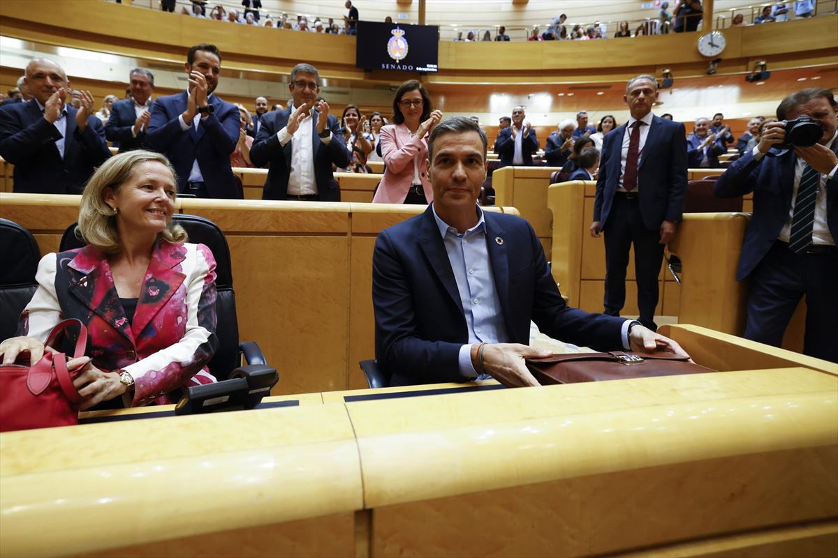 El presidente del Gobierno español y la vicepresidenta Nadia Calviño, esta tarde. Foto: EFE