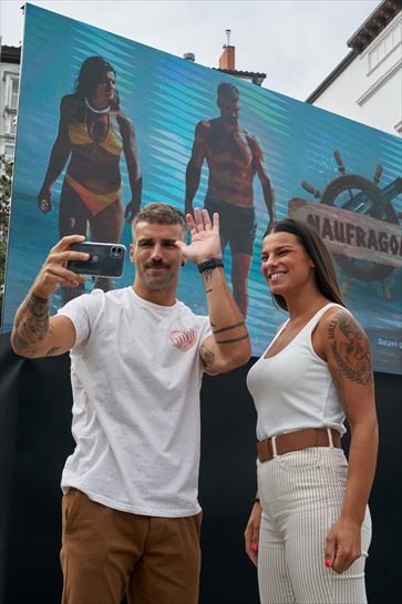 Iñigo Vicens eta Lur Errekondo,  "Naufragoak" saioko aurkezleak