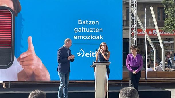 Klara Mendizabal eta Lide Hernando, 