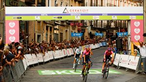 Silvia Persico se impone en la cuarta etapa de La Vuelta, Van Vleuten sigue de rojo