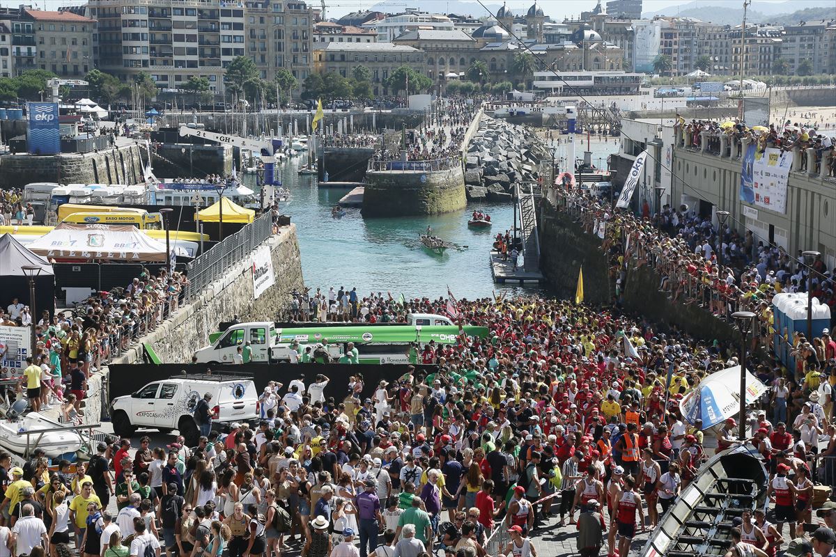 Ambiente del Puerto de Donostia en las regatas de 2022. Foto: EITB Media
