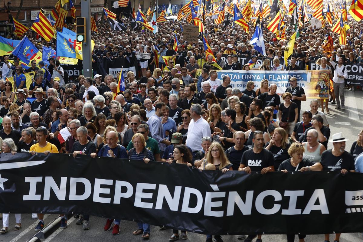Manifestación por la independencia, este domingo en Barcelona. Foto: EFE