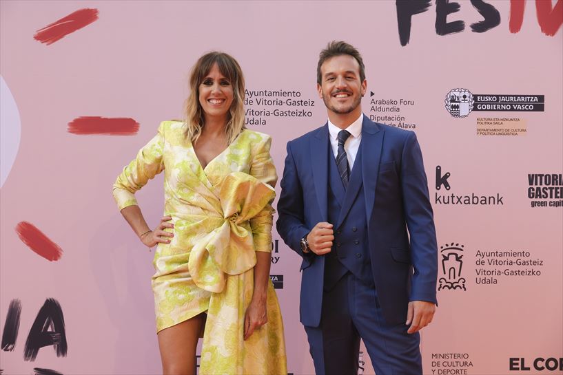 Ilaski Serrano y Diego Loasada, presentadores de la gala (Foto: EITB Media)