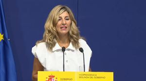 Yolanda Díaz y Puigdemont acuerdan explorar todas las soluciones democráticas para Cataluña