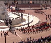 Elizabeth II.aren hileta-segizioak Londresko kaleak zeharkatu ditu Westminsterrera iritsi arte
