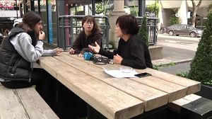 Gazte britainiarrek monarkiaren etorkizuna zalantzan jartzen dute