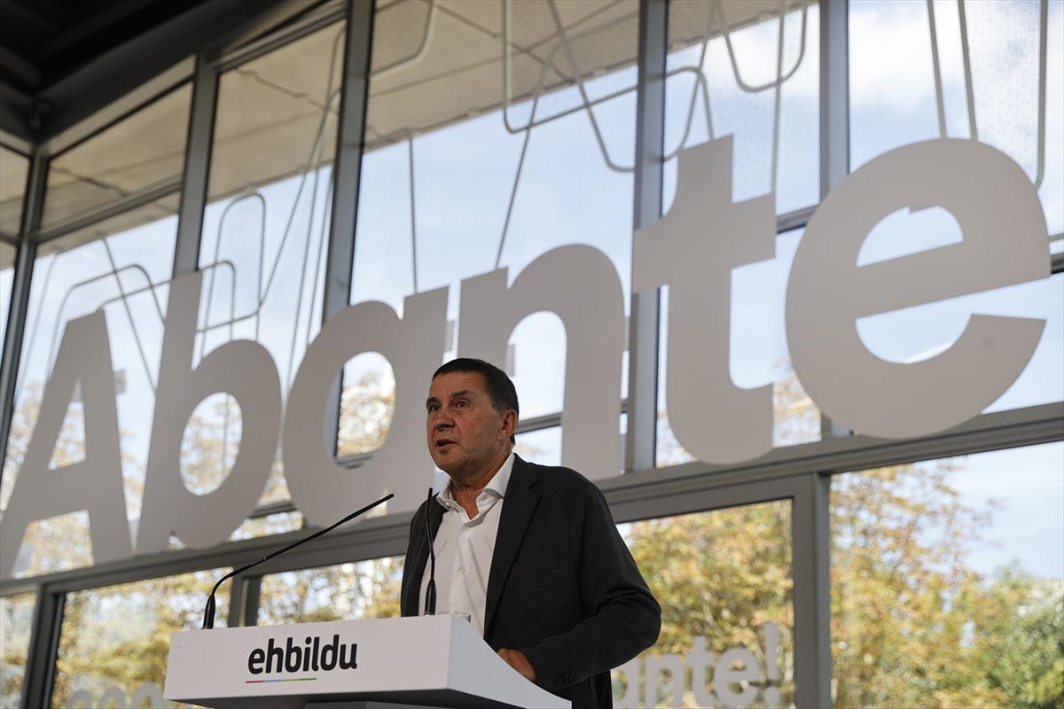 Arnaldo Otegi, en su intervención este sábado en Bilbao. Foto: EFE