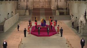 Concluye la capilla ardiente de Isabel II en Westminster