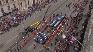El cortejo de Isabel II recorre el centro de Londres
