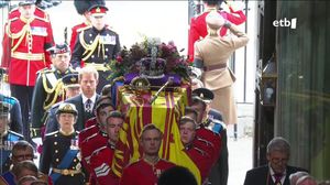 Munduak agurtu du Elizabeth II.a, azken 70 urteetan Erresuma Batuko erregina izan dena