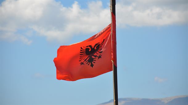 Albaniako bandera