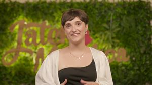 Maider, Zallako neska trakets, dibertigarri eta ''kukia''