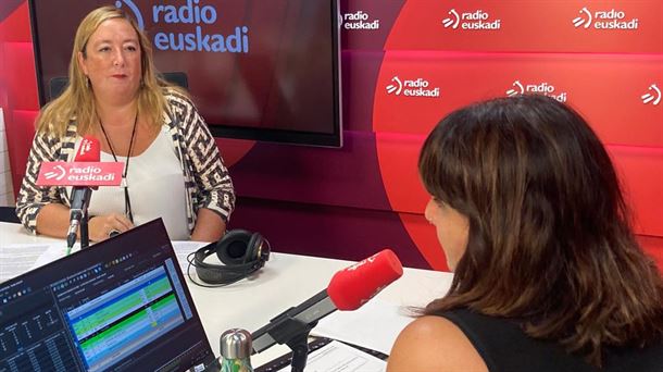 Nagore Landa, de Steilas, en los estudios de Radio Euskadi. Foto: EITB Media