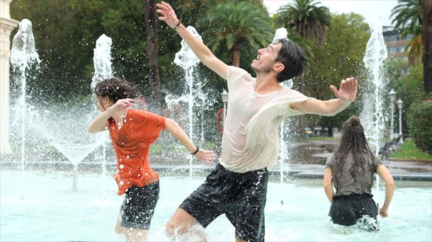 Kukai dantza taldearen ikuskizuna.