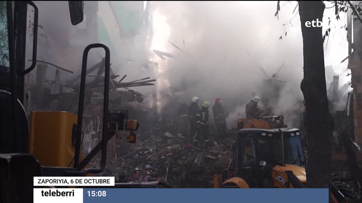 Imagen de la destrucción tras los últimos bombardeos en Zaporiyia. Foto: REUTERS