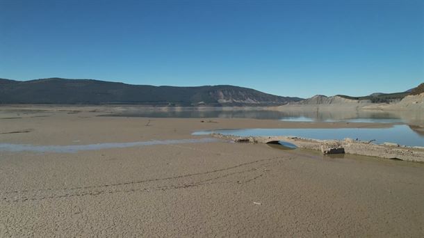 Embalse de Yesa el pasado año. Imagen obtenida de un vídeo de EITB Media.