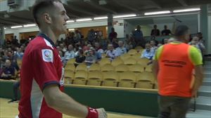 Laso gana a Elezkano en un partido eléctrico (22-7)