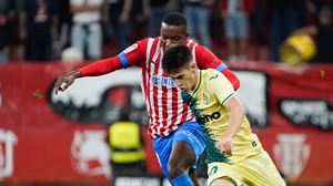 El Eibar encaja en Gijón su tercera derrota de la temporada (2-0)