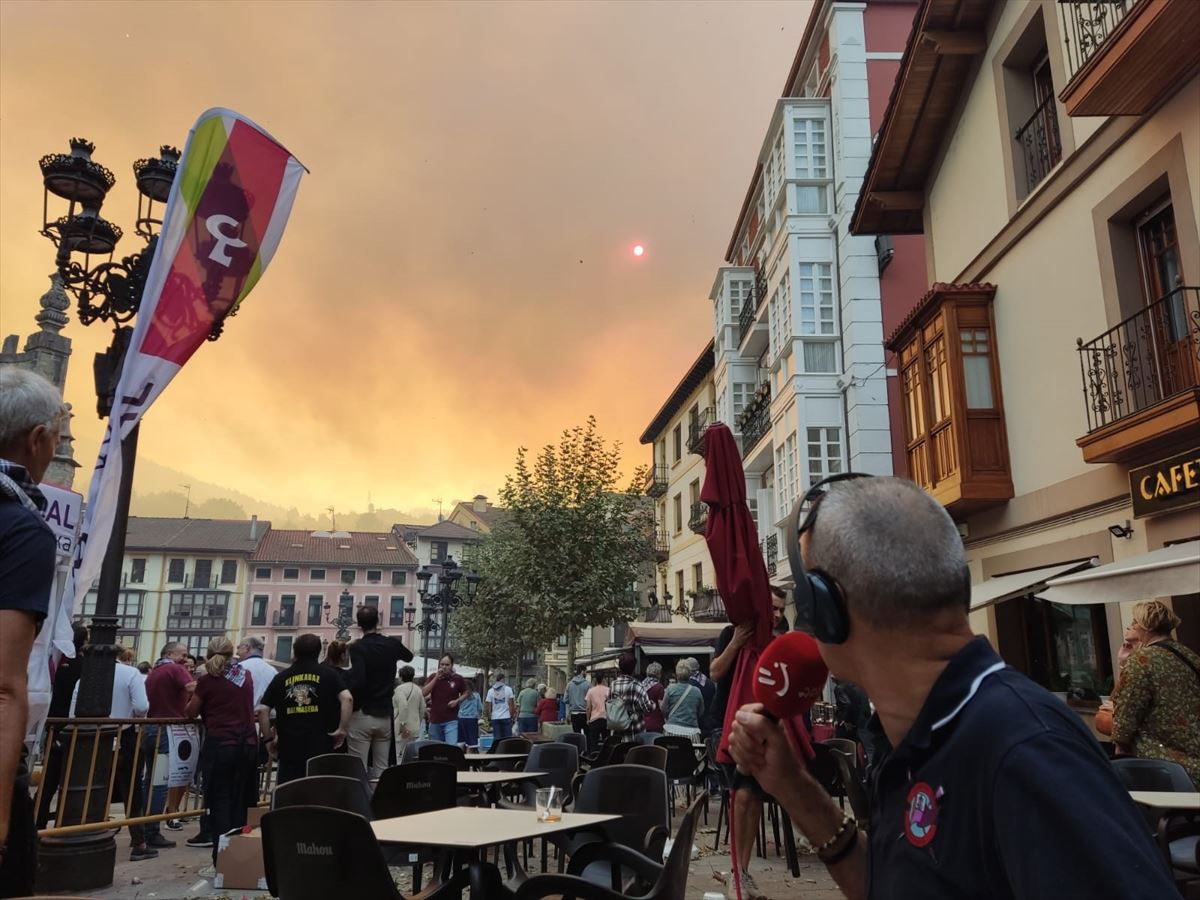 Las putxeras de Balmaseda ha sido suspendidas por un incendio en el monte Arbalitza. (Foto: 'MQP')