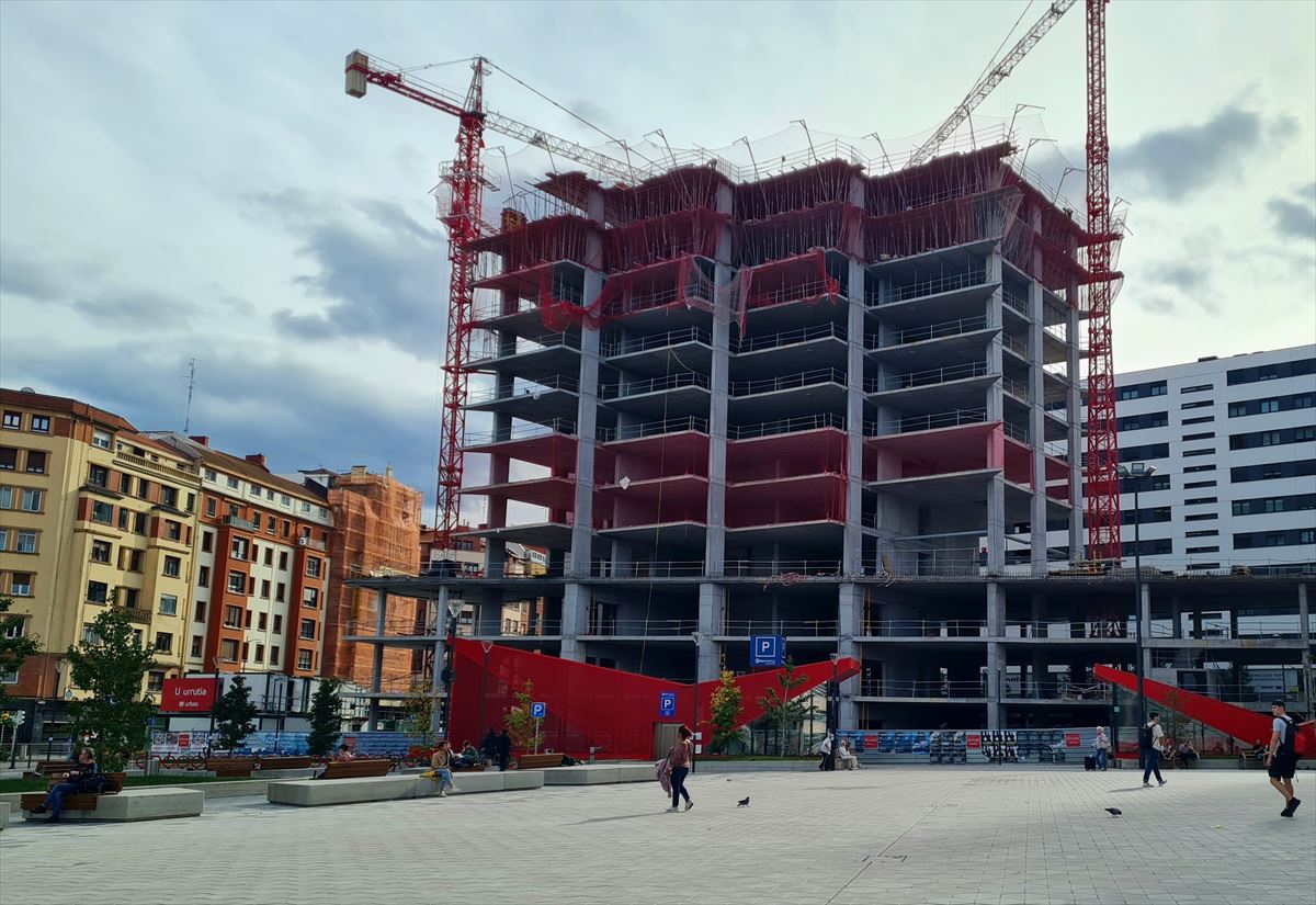 Construcción de un edificio en Bilbao. Foto: EITB Media.